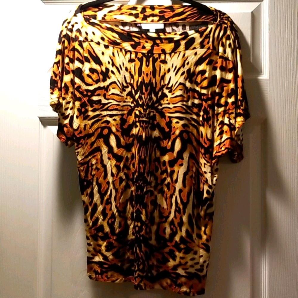 Jennifer Lopez leopard top!🌞